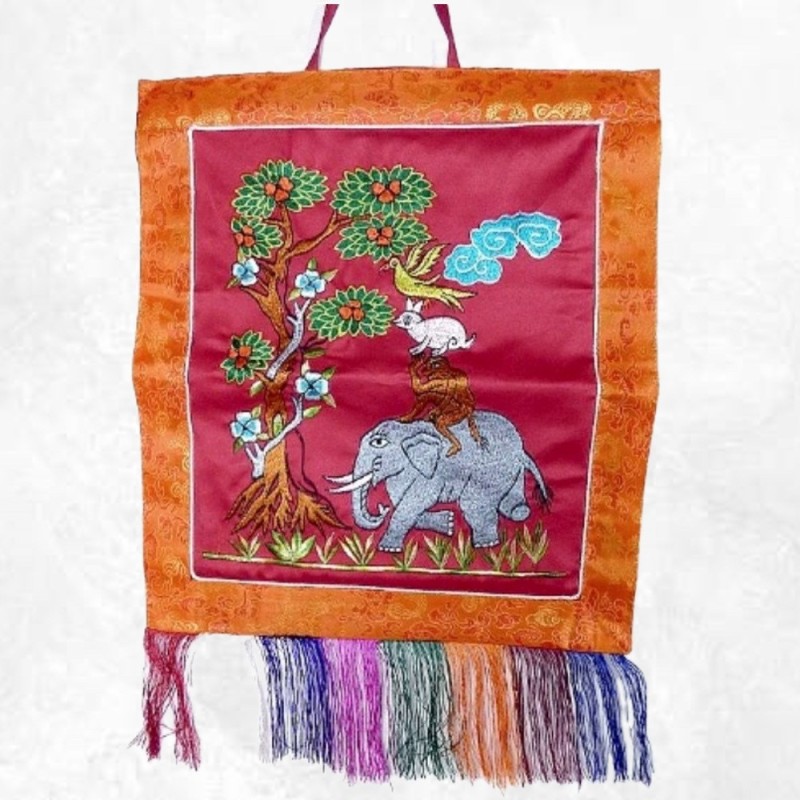 Tenture bouddhiste Quatre Amis rouge en soie – Népal