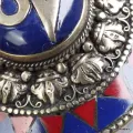 Boîte à bijoux bouddhiste symbole Om corail lapis - Boîte à Bijoux tibétaine