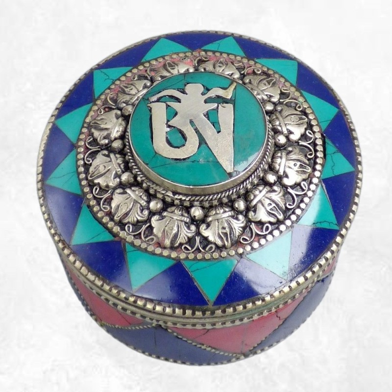 Boîte à bijoux bouddhiste Om turquoise – artisanat tibétain Népal