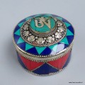 Boîte à bijoux bouddhiste Om turquoise – artisanat tibétain Népal