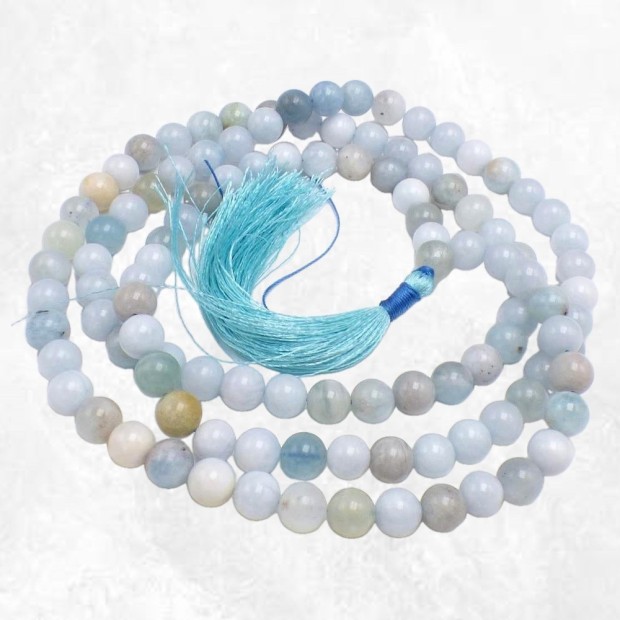 Mala tibétain en aigue-marine, collier bouddhiste 108 perles de 8 mm.