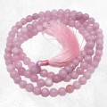 Collier mala tibétain en Kunzite rose, 108 perles de 8 mm.