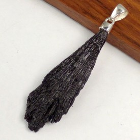 Pendentif en Cyanite Noire brute naturelle Brésil argent 925 poinçonné