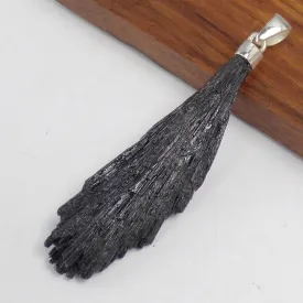 Pendentif en Cyanite Noire naturelle Brute 6,2 cm argent 925 - Bijoux en Cyanite Noire