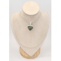 Pendentif Aquaprase triangulaire en argent 925, pierre rare du Zimbabwe