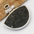 Pendentif Nuummite Grade AAA semi‑rond & quartz fumé – Argent 925