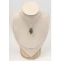 Pendentif pierre Améthyste verte brute serti clos - Pendentifs pierres naturelles
