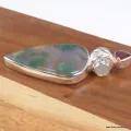 Pendentif Agate mousse et Grenat facetté - Bijoux en Agate Mousse