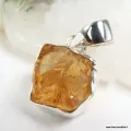 Petit Pendentif Citrine brute forme libre serti clos argent 925 - Bijoux en Citrine