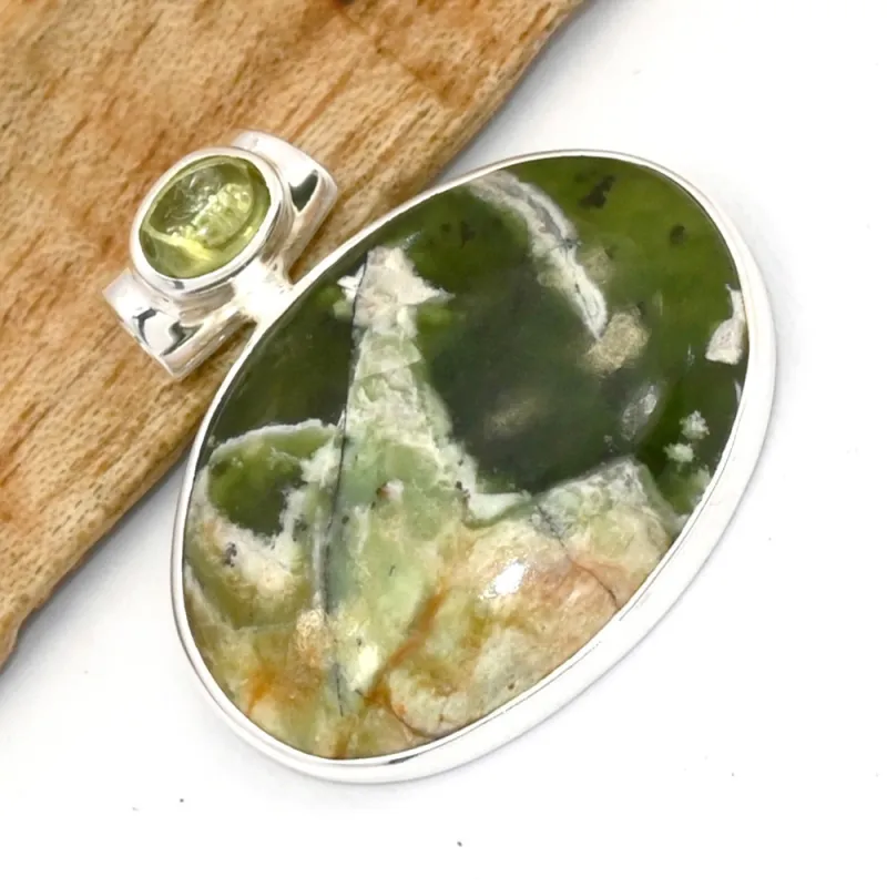 Pendentif Calcédoine Chrome ovale et péridot - Bijoux en Calcédoine Chrome