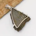 Pendentif argent Conichalcite véritable forme asymétrique - Bijoux en Conichalcite