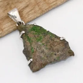 Pendentif argent Conichalcite véritable forme asymétrique - Bijoux en Conichalcite