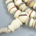 Mala tibétain en os de buffle et pierres, 108 perles fait main Népal