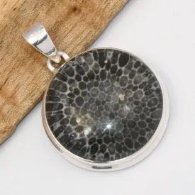 Pendentif Corail noir Stingray – force intérieure et ancrage - Bijoux en Corail Noir