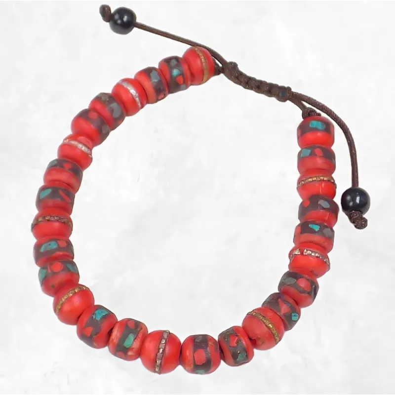 Bracelet porte-bonheur rouge en os et pierres – 27 perles – Népal
