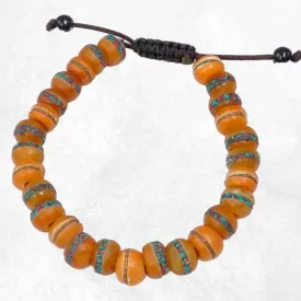 Bracelet porte-bonheur orange safran en os et pierres – 27 perles