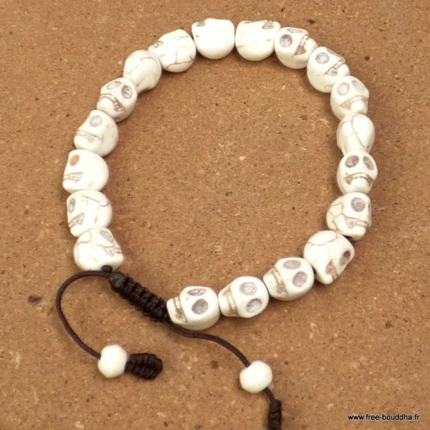 Bracelet tête de mort en howlite blanche – 21 perles – Népal