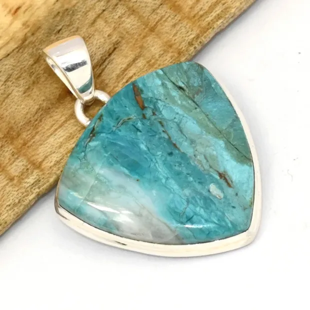 Pendentif opale du Pérou triangulaire en argent 925 – pierre naturelle