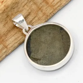Pendentif rond pyrite sur magnétite – médaillon argent 925 poinçonné
