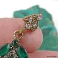 Pendentif oriental émeraude de synthèse losange – Argent et laiton