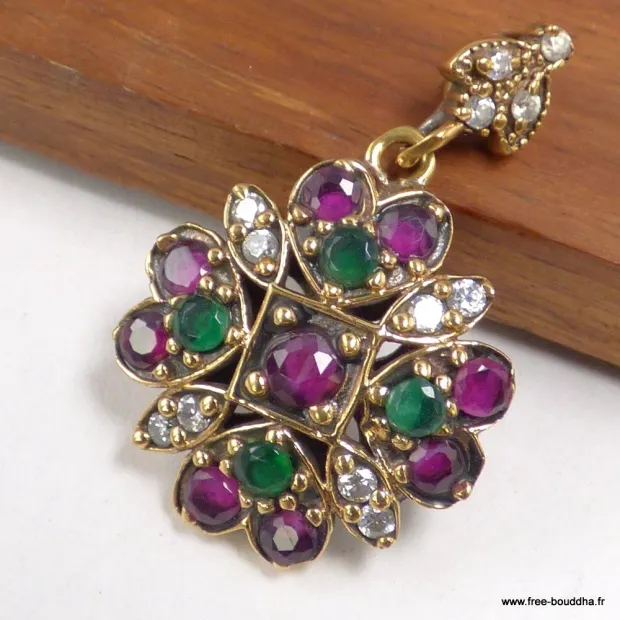 Pendentif turc rubis et émeraude fleur à 4 cœurs – Argent laiton