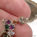 Pendentif turc rubis et émeraude fleur à 4 cœurs – Argent laiton