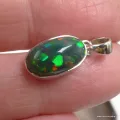 Pendentif Opale Noire Éthiopienne Verte AAA – Argent 925