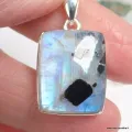 Pendentif Pierre de Lune fragments de Tourmaline - Bijoux en Pierre de lune