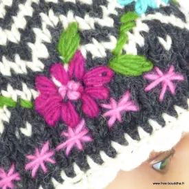 Bonnet en laine noir et blanc à chevrons, fleurs roses brodées - Gants , bonnets népalais