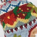 Bonnet tricoté main à oreillettes gris et bordeaux - Bonnets en laine du Népal