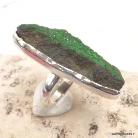 Bague uvarovite grenat vert brut en druse sertie argent 925, vue de dessus