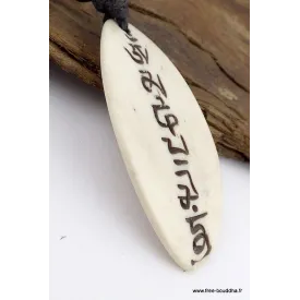 Collier tibétain mantra incurvé en os de buffle blanc - Colliers tibétains et népalais