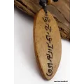 Collier tibétain mantra de Chenrezi sculpté - Colliers tibétains et népalais