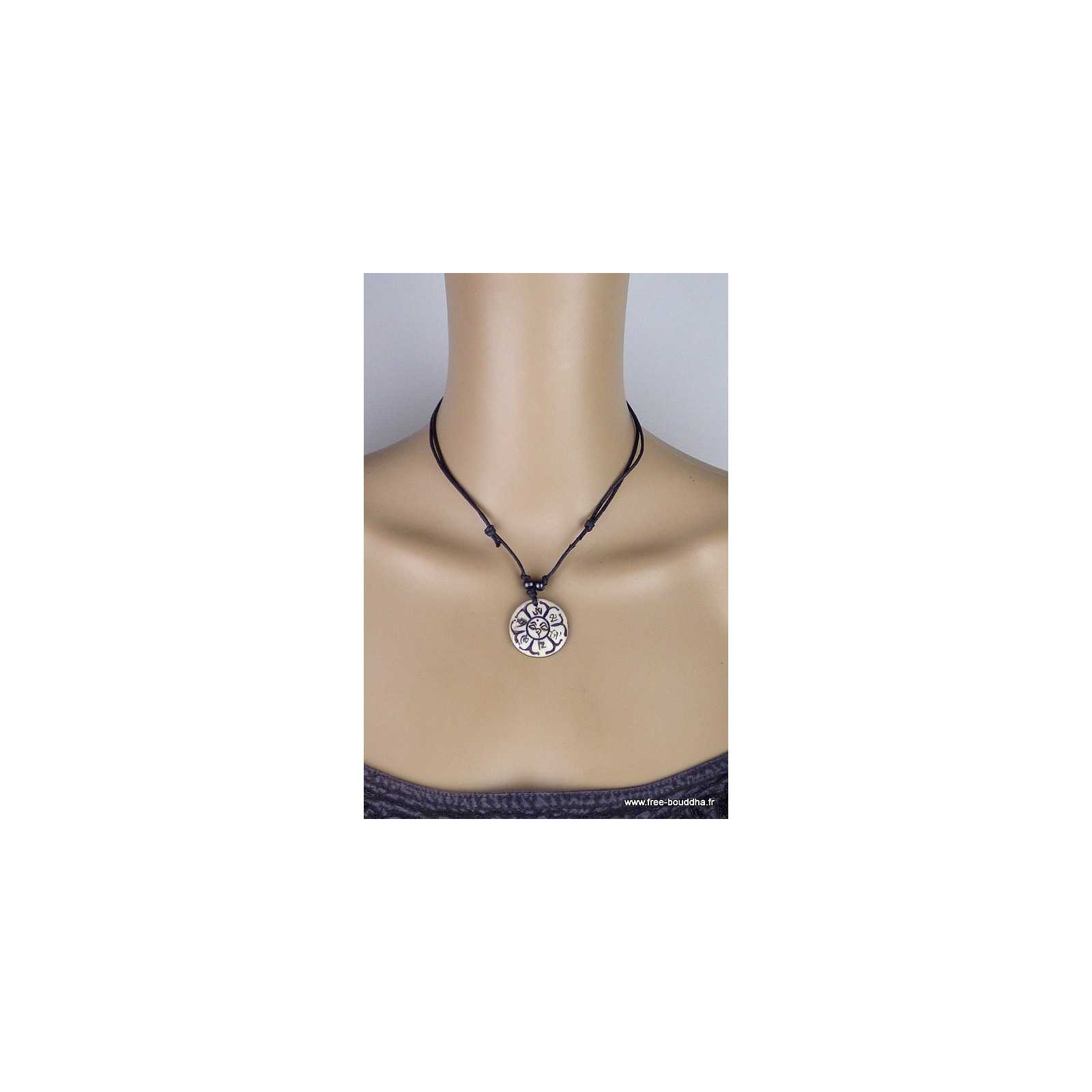 Collier Bouddhiste Avec Pendentif Mantra Om - Marque Coco Papaya, Neuf Avec étiquettes