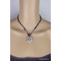 Collier tibétain bouddhiste Mantra de Chenrezi Os de buffle blanc - Colliers tibétains et népalais