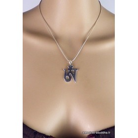 Pendentif tibétain avec le symbole OM Bijoux tibetains bouddhistes ref 2342