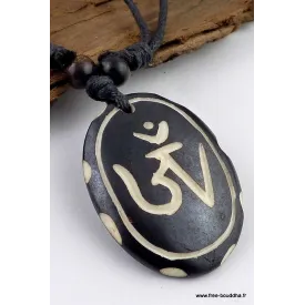 Collier tibétain oval orné du Om - Colliers tibétains et népalais