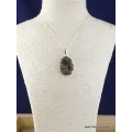 Bouddha sculpté en Labradorite - Bijoux en Labradorite