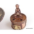 Brûleur d'encens tibétain rond orné de Mantra Encens tibétains, accessoires BESA2.1