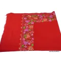 Châle rouge en laine brodée motifs fleurs et perles - Châles en laine faits main