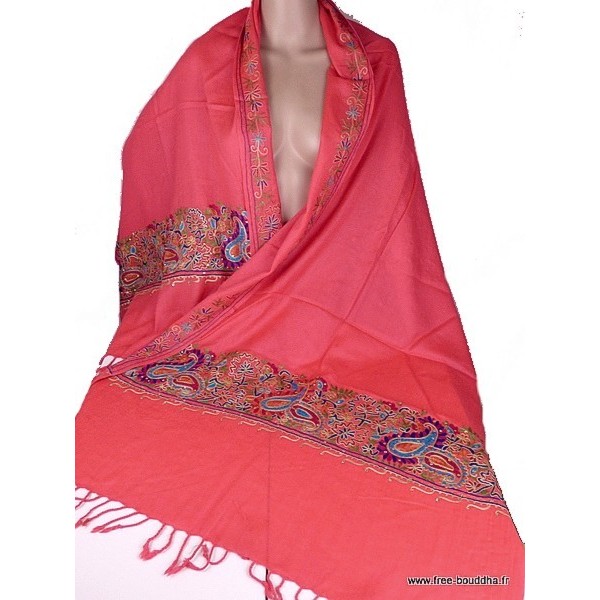 Châle rose en laine brodée motifs ethniques et perles Pashminas laine et broderies CBP12