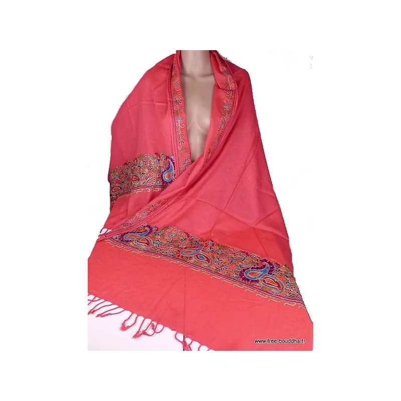 Châle rose en laine brodée motifs ethniques et perles - Châles en laine faits main