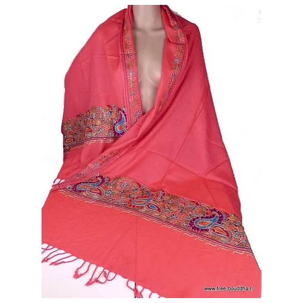 Châle rose en laine brodée motifs ethniques et perles - Châles en laine faits main