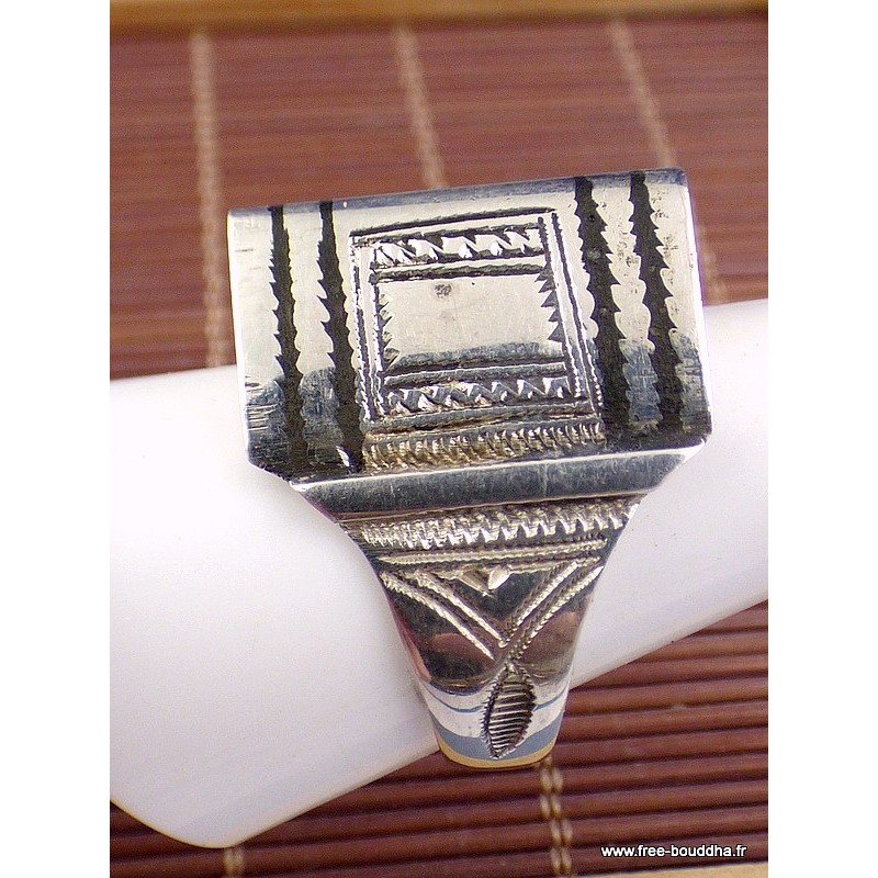 Bague Touareg argent forme dôme T 59 Bijoux ethniques Touareg TOUA76