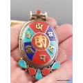 Pendentif tibétain Om et mantra de Chenrezi - Pendentifs tibétains bouddhistes