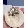 Grand pendentif tibétain bouddhiste os et métal - Pendentifs tibétains bouddhistes
