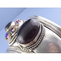 Gros bracelet tibétain Grenat Onyx noir Bijoux tibetains bouddhistes ref 52E