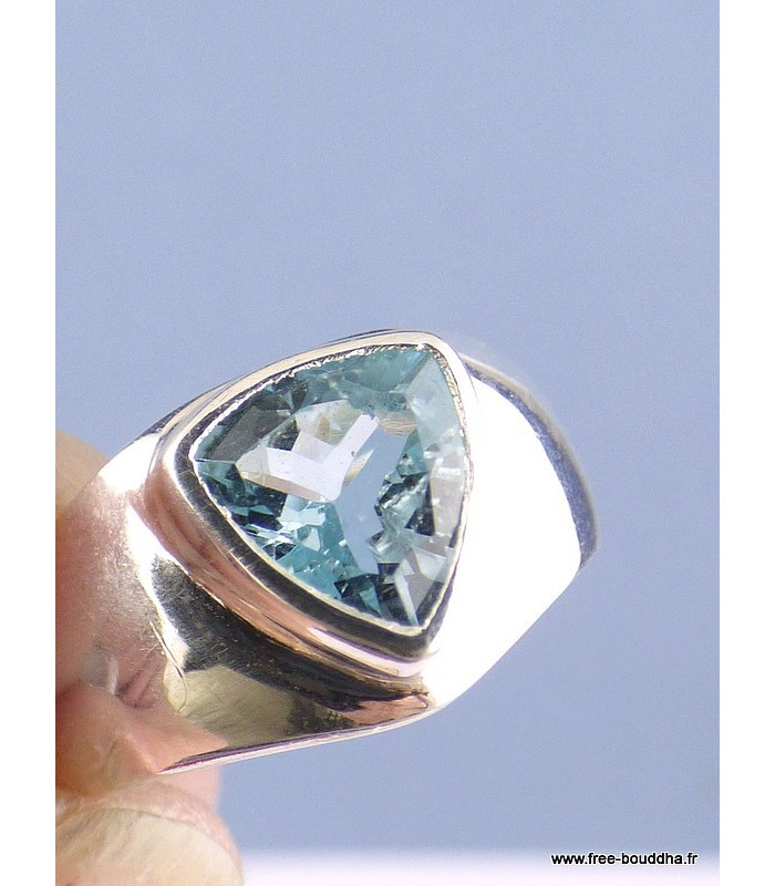 Bague triangulaire Topaze bleue T 57-c Bijoux en Topaze KB39.4
