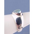 Bague triangulaire Topaze bleue T 57-c Bijoux en Topaze KB39.4