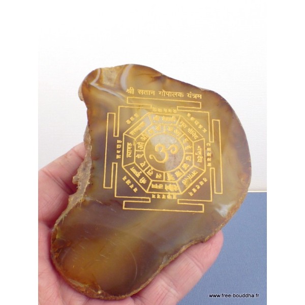 Agate naturelle marron gravée d'un Mandala bouddhiste Décoration tibétaine MAND1